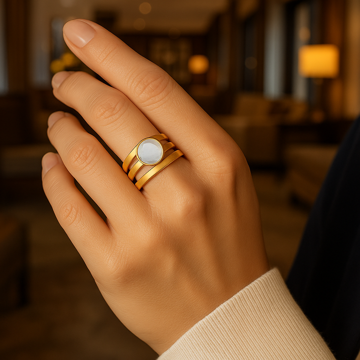 Vintage Gold & Inlaid Moonstone Ring